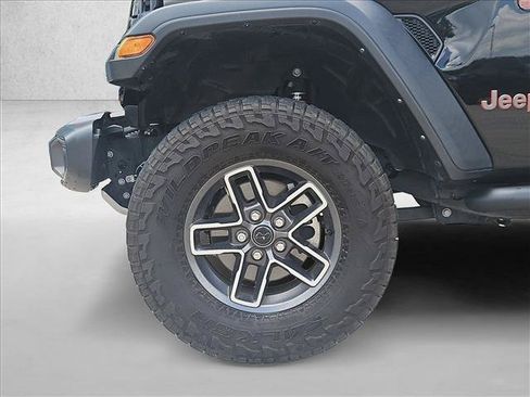 Used 2024 Jeep Gladiator Mojave AWD/4WD image 21