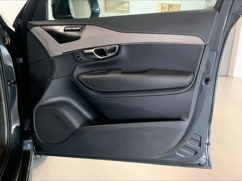 Used 2021 Volvo XC90 T6 Inscription w/ Climate Package image 28