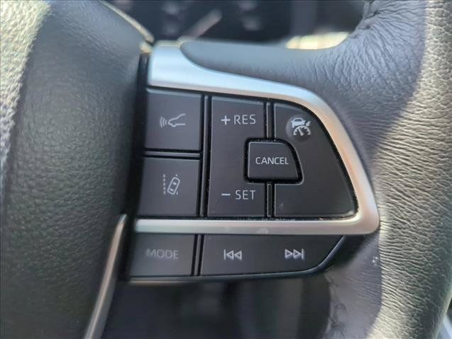 Used 2025 Toyota Sienna XLE FWD image 15