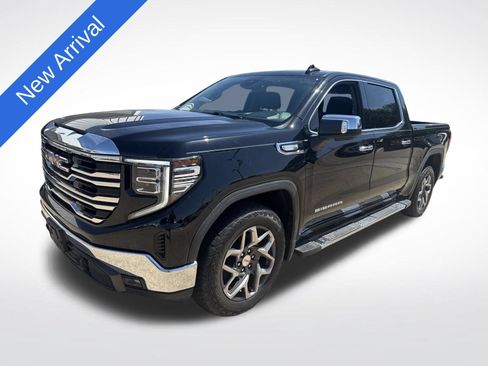 Used 2023 GMC Sierra 1500 SLT RWD image 1