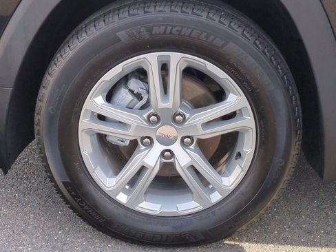 Certified 2023 GMC Terrain SLE image 33