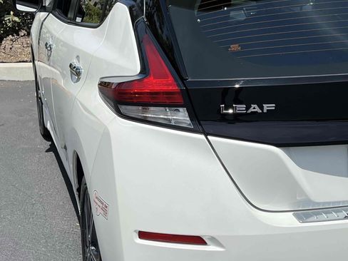 Used 2019 Nissan Leaf SV Plus w/ SV Plus Technology Package FWD image 18