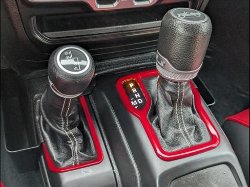 Used 2019 Jeep Wrangler Unlimited Sahara AWD/4WD image 13