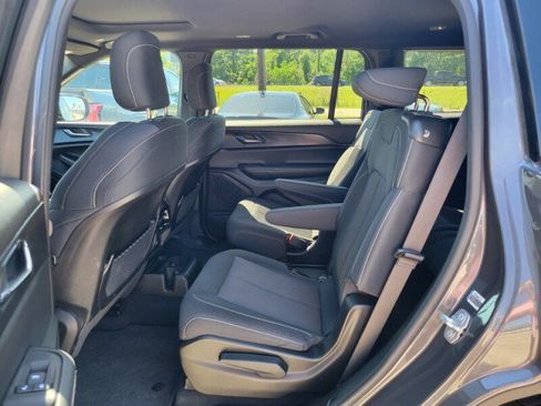 Used 2025 Jeep Grand Cherokee L Laredo RWD image 28