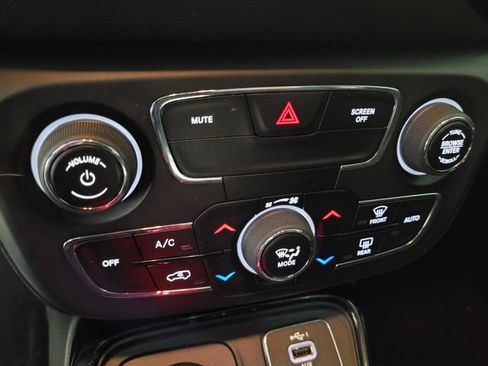 Used 2019 Jeep Compass Altitude image 29