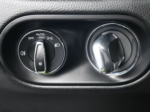 Used 2026 Porsche Macan image 23