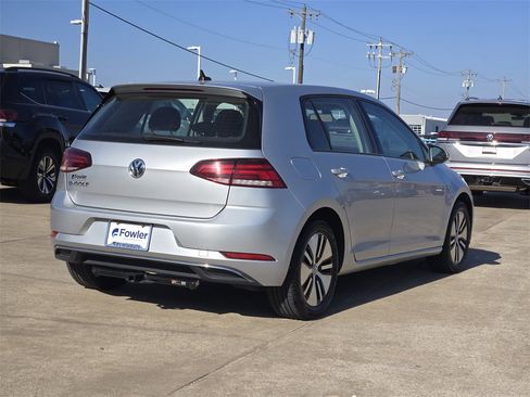 Used 2019 Volkswagen e-Golf SE w/ Driver Assistance Package image 7