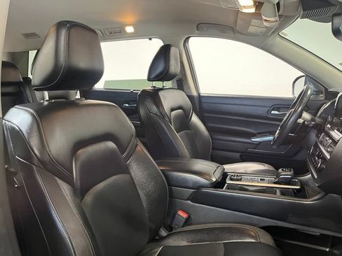Used 2022 Nissan Pathfinder SL AWD/4WD image 10