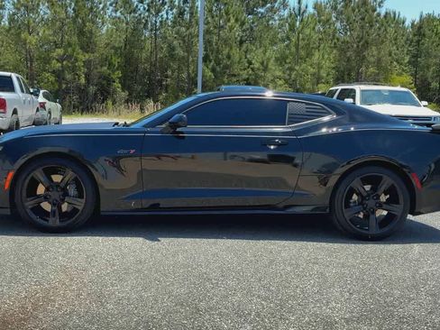 Used 2021 Chevrolet Camaro LT RWD image 5