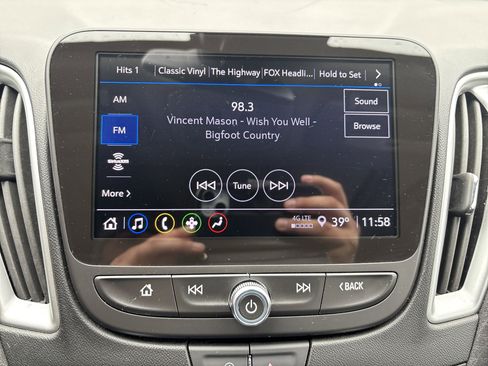 Used 2024 Chevrolet Malibu LT image 26