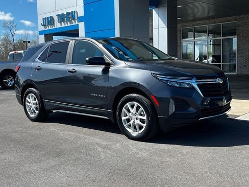 Used 2023 Chevrolet Equinox LT image 2