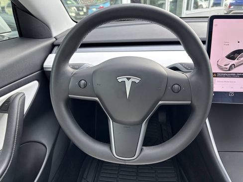 Used 2020 Tesla Model 3 Standard Range Plus RWD image 12