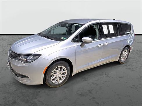 Used 2023 Chrysler Voyager LX FWD image 1