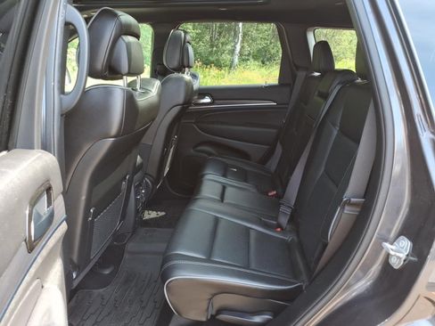 Used 2020 Jeep Grand Cherokee Overland AWD/4WD image 17