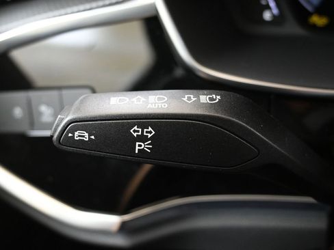 Used 2025 Audi Q3 2.0T Premium Plus w/ Premium Plus Package image 29