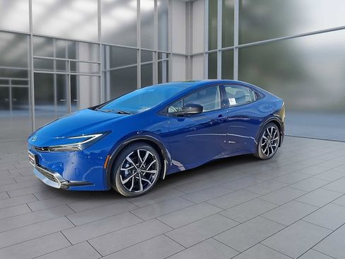 New 2026 Toyota Prius Plug-In Hybrid image 3