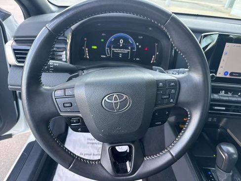 Used 2025 Toyota Camry SE image 20