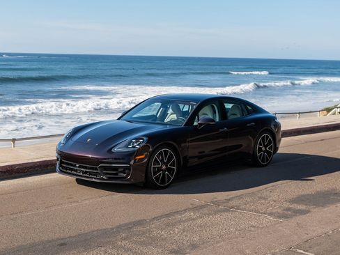 Used 2021 Porsche Panamera image 1