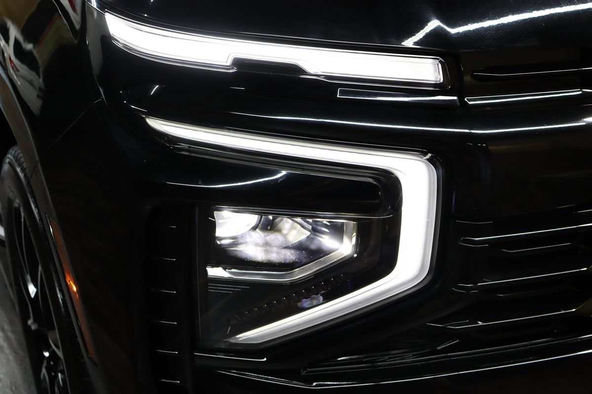 Used 2026 Chevrolet Suburban RST RWD image 11