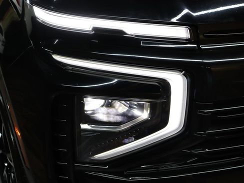 Used 2026 Chevrolet Suburban RST RWD image 11