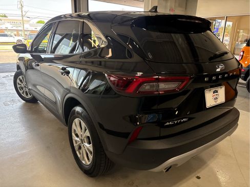 Used 2023 Ford Escape Active w/ Tech Pack #2 AWD/4WD image 6