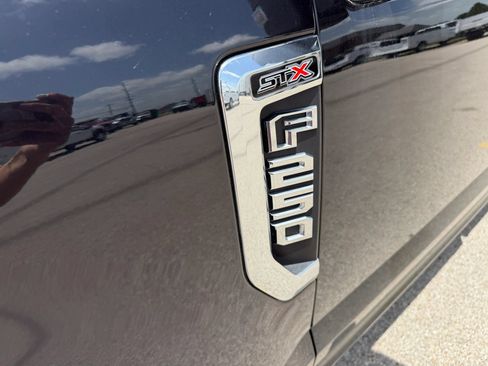 Used 2020 Ford F250 XL w/ STX Appearance Package RWD image 31