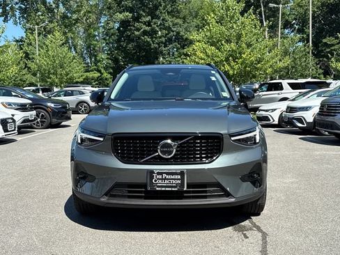 Used 2026 Volvo XC40 B5 Plus AWD/4WD image 8