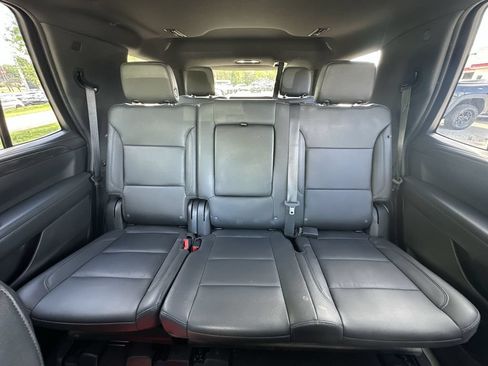 Used 2023 Chevrolet Tahoe Z71 w/ Z71 Off-Road Package AWD/4WD image 23