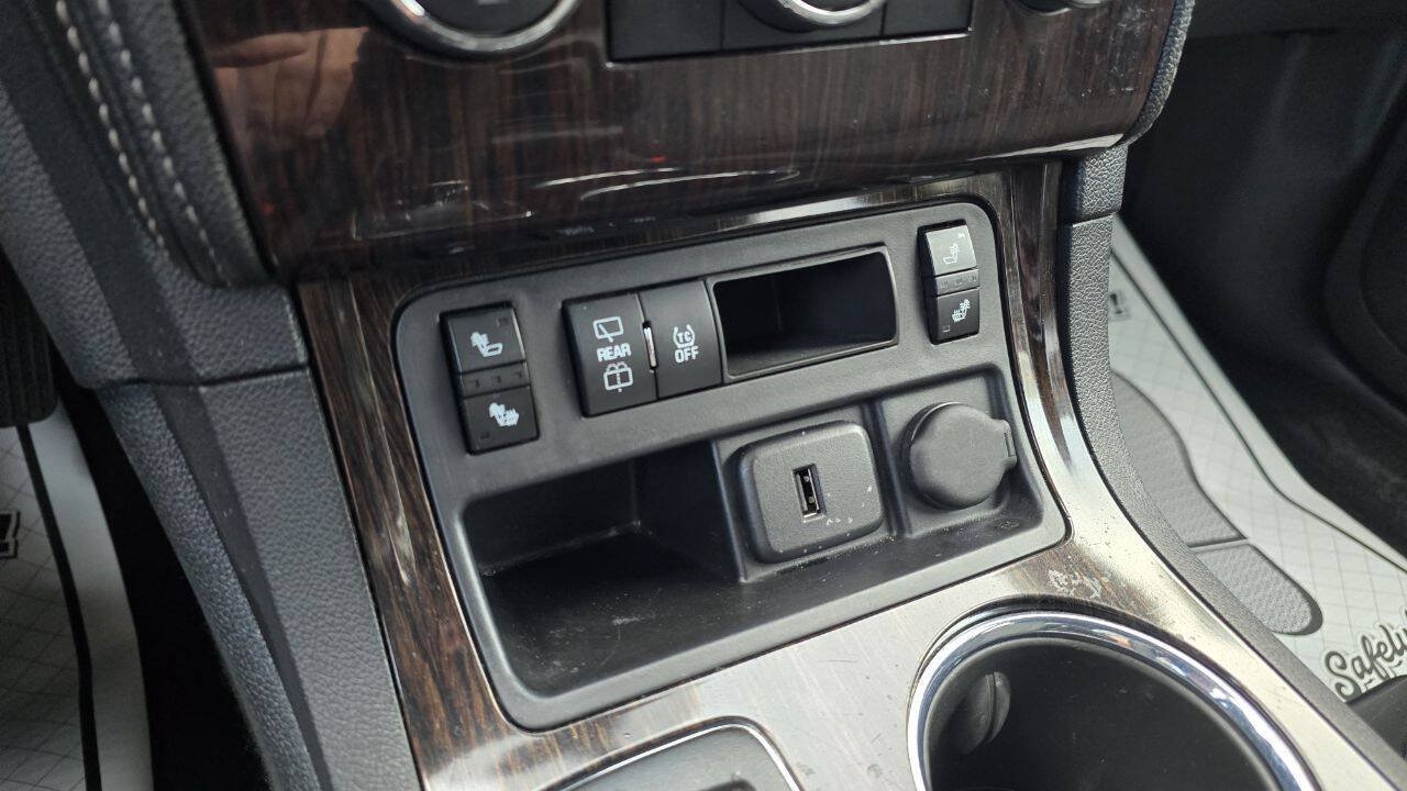 Used 2016 Chevrolet Traverse LT w/ Style and Technology Package FWD image 19
