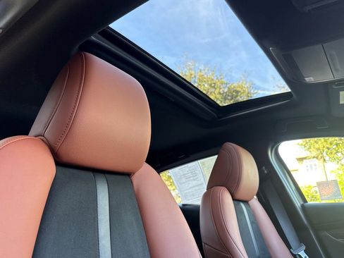 Certified 2025 MAZDA MAZDA3 Carbon image 19