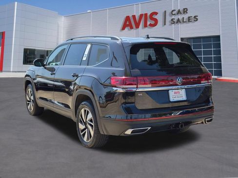 Used 2025 Volkswagen Atlas SE FWD image 9