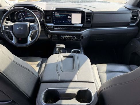 Used 2022 Chevrolet Silverado 1500 LT Trail Boss w/ LT Trail Boss Premium Package image 2