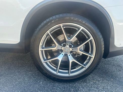 Certified 2022 Mercedes-Benz GLC 43 AMG 4MATIC image 13