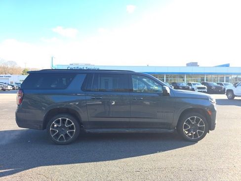 Used 2021 Chevrolet Suburban RST image 5