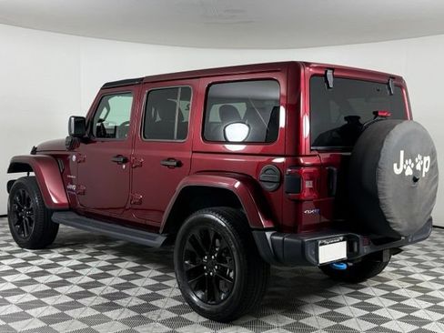 Used 2022 Jeep Wrangler Unlimited Sahara w/ Cold Weather Group AWD/4WD image 6