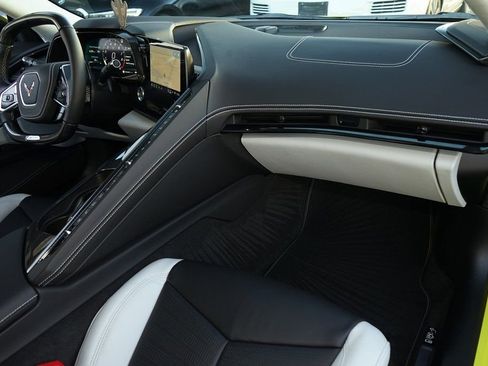 Used 2023 Chevrolet Corvette Z06 w/ Z07 Performance Package image 5