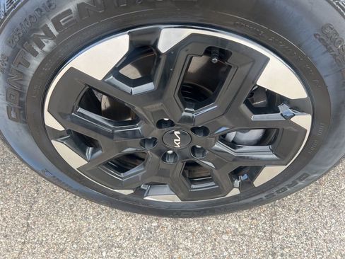 Certified 2025 Kia Sorento S w/ Panoramic Sunroof Package image 39