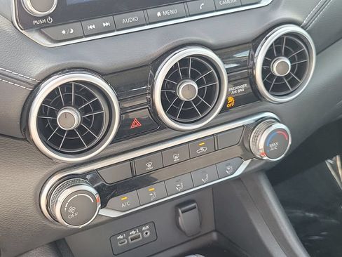 Certified 2022 Nissan Sentra SV FWD image 26