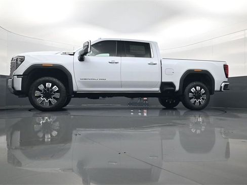 New 2026 GMC Sierra 3500 Denali w/ Denali Reserve Package image 28