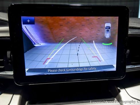 Used 2022 Ford Explorer XLT w/ Equipment Group 202A image 25