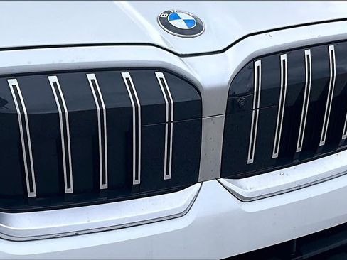 Used 2025 BMW 530i w/ Premium Package image 27