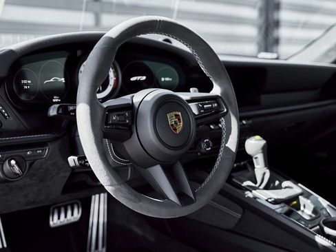 Used 2022 Porsche 911 GT3 image 35