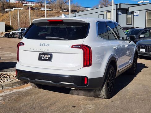 Certified 2023 Kia Telluride LX image 5