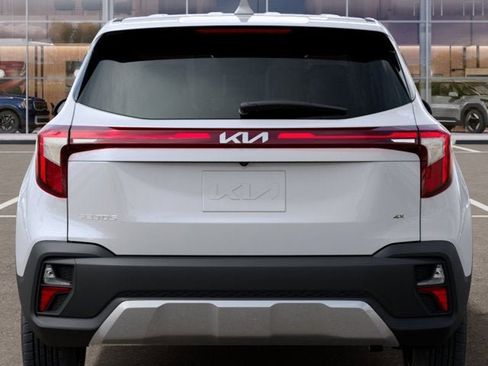 New 2026 Kia Seltos LX image 13