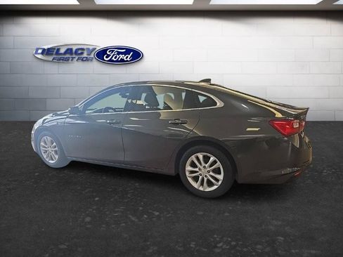 Used 2017 Chevrolet Malibu LT FWD image 3