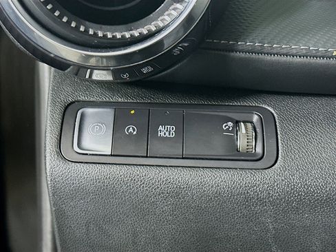 Used 2025 Chevrolet Equinox LT image 17