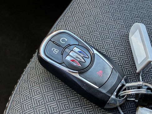 Used 2025 Buick Encore GX Preferred AWD/4WD image 22