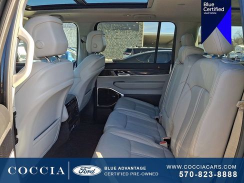 Used 2022 Jeep Wagoneer Series III w/ Premium Group I image 11