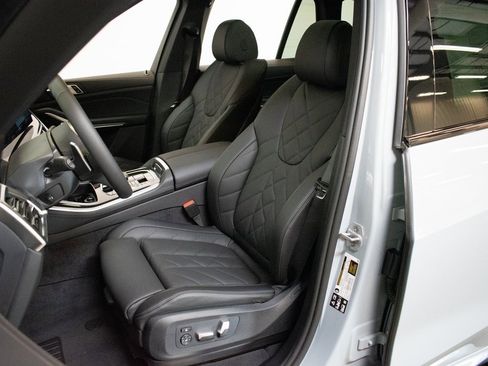 New 2026 BMW X5 xDrive40i w/ M Sport Package image 21