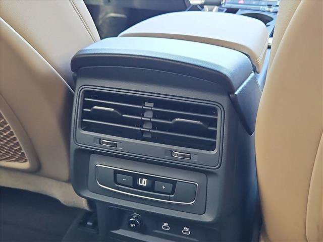 Used 2023 Audi Q8 Premium AWD/4WD image 24
